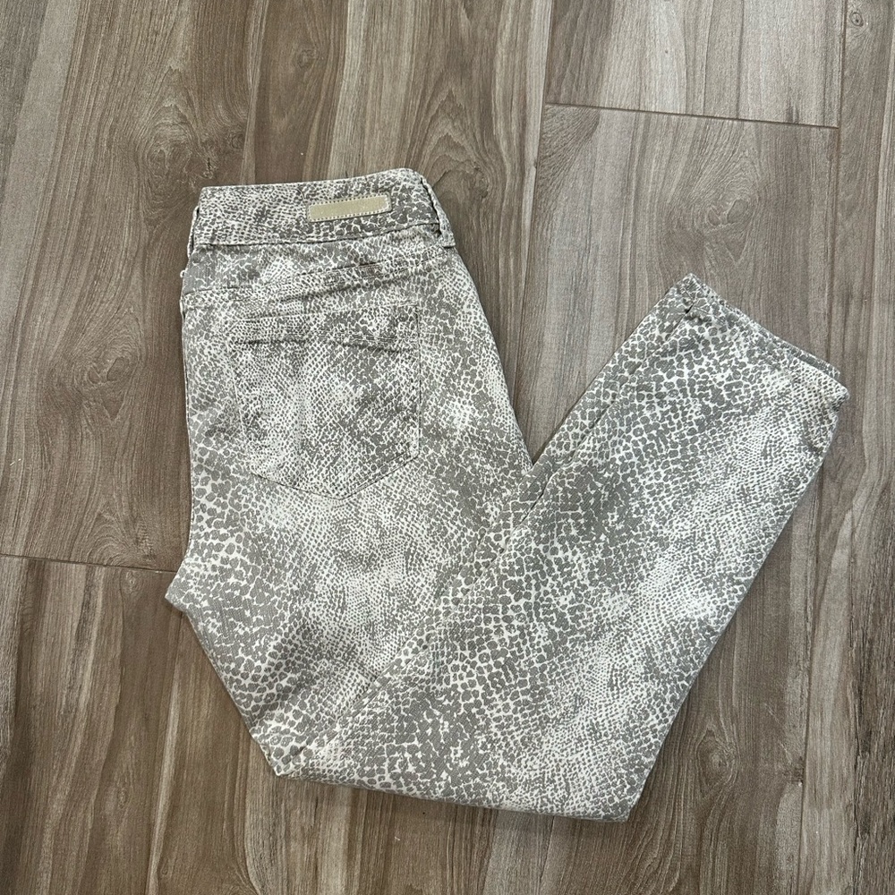 Express snake print strait pants. Size 6. Very comfortable!!